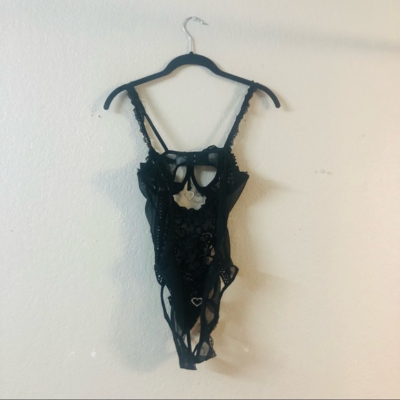 G World Intimates Queen of Hearts Ruffle Lace Open Back Teddy - Picture 6 of 13